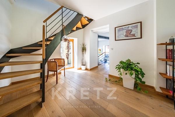 DIJON - Ancienne bâtisse en pierres, restaurée, avec piscine chauffée, pétanque, garage