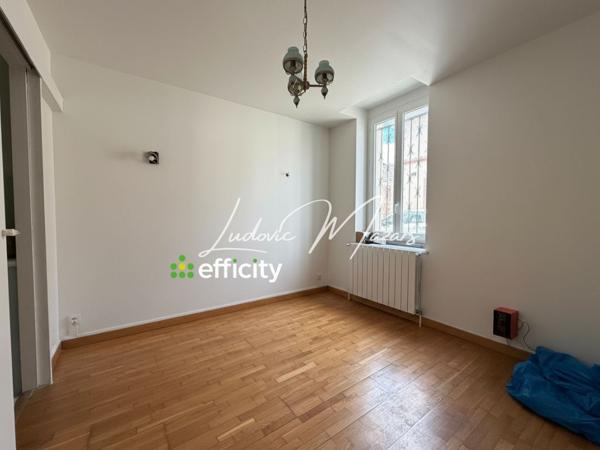 Maison
         4 pièces
        - 126 m² Exclusivité 199 000 € *