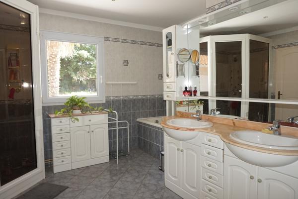 PROPRIETE DANS CADRE DE VIE PAISIBLE ET VERDOYANT