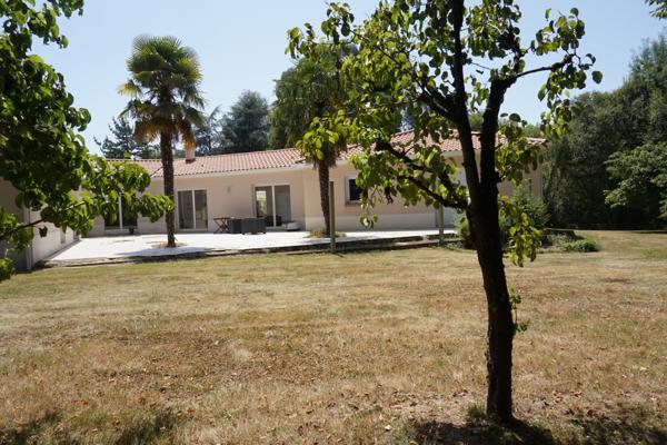 PROPRIETE DANS CADRE DE VIE PAISIBLE ET VERDOYANT