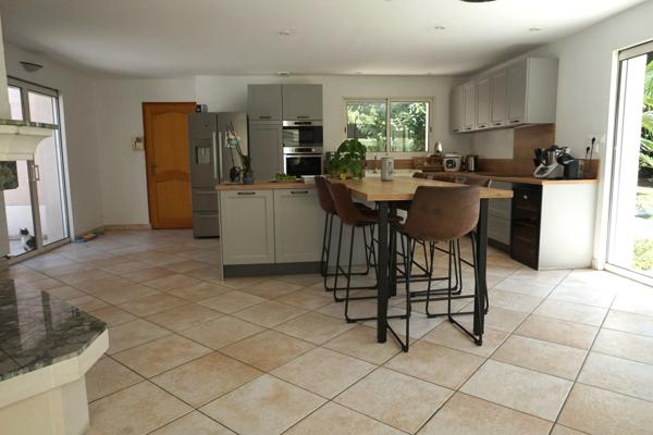 PROPRIETE DANS CADRE DE VIE PAISIBLE ET VERDOYANT