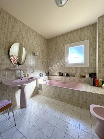 Aux porte de LOCMINE - Magnifique propriété familiale à vendre, 9 chambres, double garage sur un terrain de 3100 m²