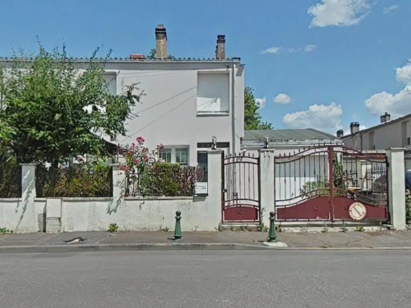 Maison jumelée à Woippy – 4 chambres, garage double, jardin