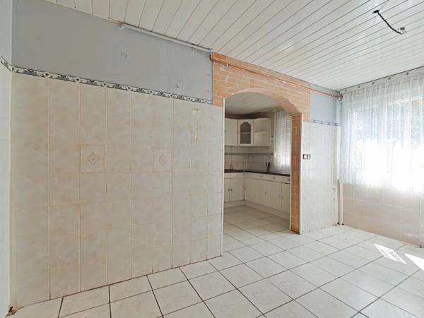 Maison jumelée à Woippy – 4 chambres, garage double, jardin