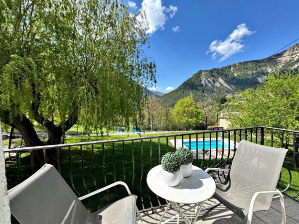 Castellane Gorges du Verdon maison 152 M2 habitable, 4 chambres ,  2380 M2