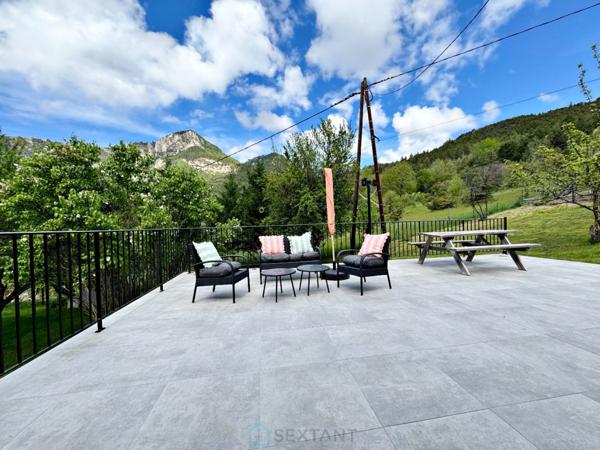 Castellane Gorges du Verdon maison 152 M2 habitable, 4 chambres ,  2380 M2