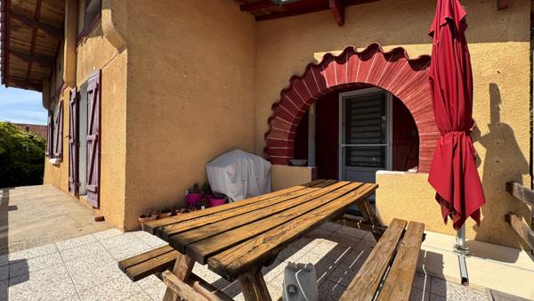 A VENDRE MAISON DE STYLE BASQUE AVEC JARDIN A PROXIMITE DES COMMODITES