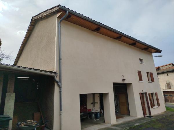 Maison de rénovation récente avec jardin