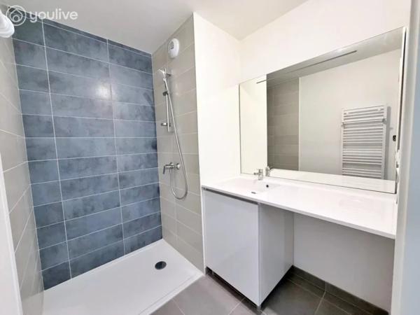 Un art de vivre au dernier étage – Appartement avec terrasse à Couëron