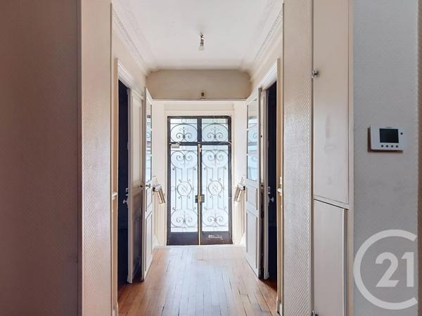 Appartement F6 à vendre  6 pièces - 134,60 m 2   ST DENIS  - 93