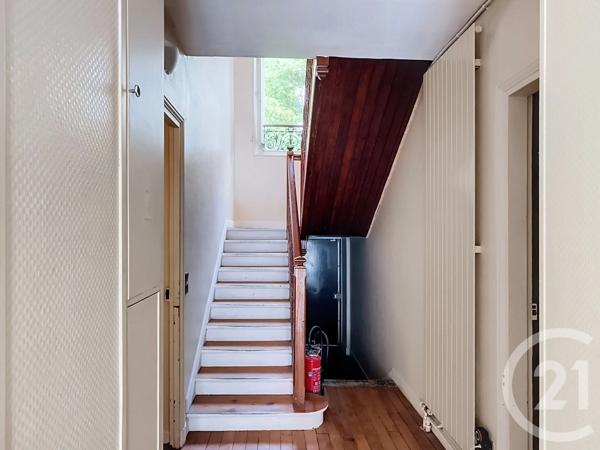 Appartement F6 à vendre  6 pièces - 134,60 m 2   ST DENIS  - 93