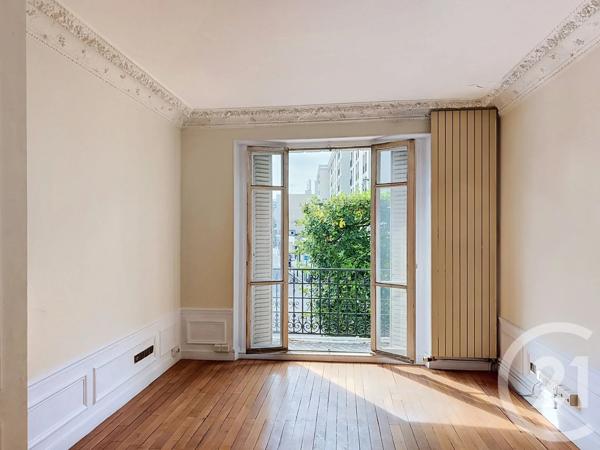 Appartement F6 à vendre  6 pièces - 134,60 m 2   ST DENIS  - 93