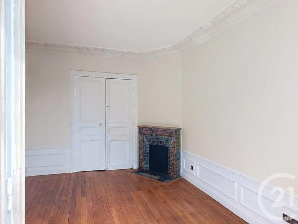 Appartement F6 à vendre  6 pièces - 134,60 m 2   ST DENIS  - 93