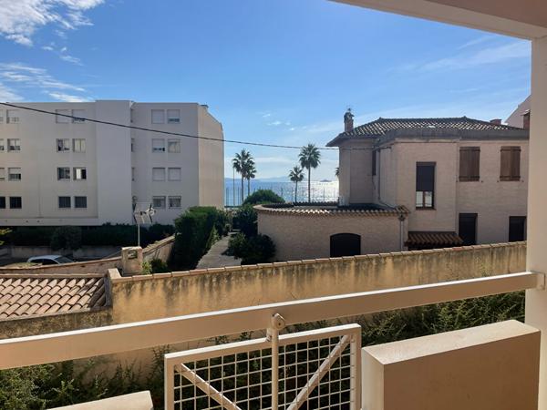 Exclusivité NESTENN La Ciotat - Studio à louer avec vue mer imprenable en bord de mer