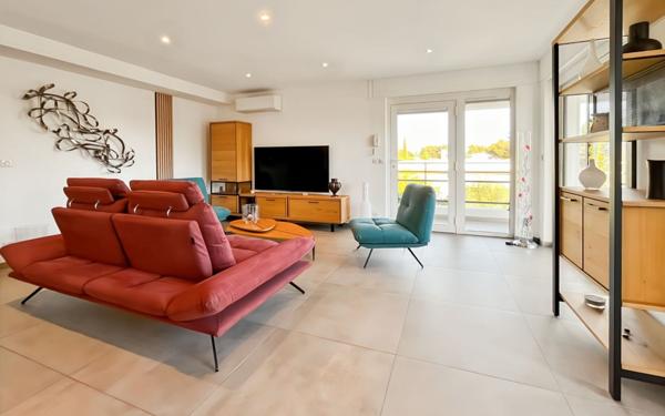 Appartement à vendre    3 pièces • 70,29 m2 Saint-Raphaël