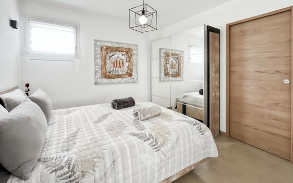 Appartement à vendre    3 pièces • 70,29 m2 Saint-Raphaël