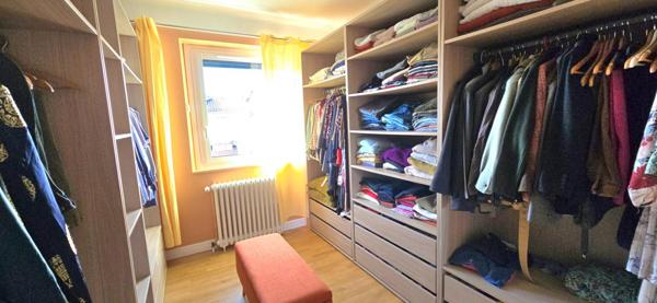 Maison de ville de type 6, jardin et garage privatif sur un terrain de 450 m²