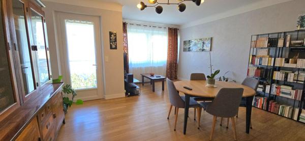 Maison de ville de type 6, jardin et garage privatif sur un terrain de 450 m²