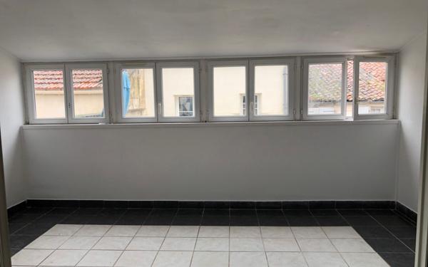 Appartement à louer    4 pièces • 89 m2 Rochefort