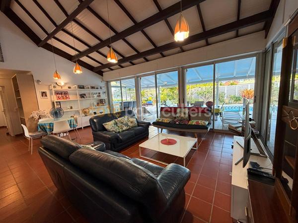 Vente
                Maison188 m² - 5 Pièces -
                    LE GOSIER (97190)