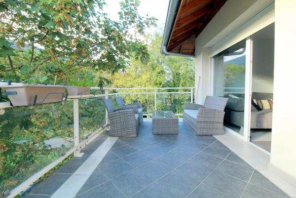 T2 57 m² avec terrasse 11 m² Dernier étage+ cave + Parking PERON -Logras- T2 57 m² avec terrasse 11 m² Dernier étage+Parking+ Cave