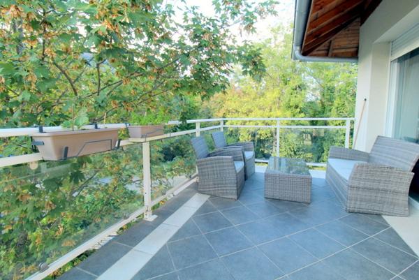 T2 57 m² avec terrasse 11 m² Dernier étage+ cave + Parking PERON -Logras- T2 57 m² avec terrasse 11 m² Dernier étage+Parking+ Cave
