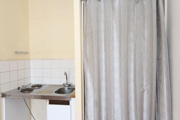 Studio situé en plein centre-ville, proximité immédiate des commerces et des bus