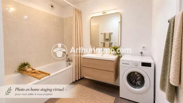 Vente                                                      Appartement
                        
                     3 pièces                      60 m2                     à Saint-Pierre-du-Perray