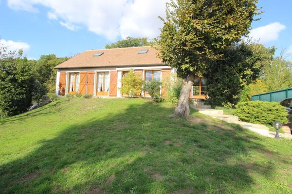 Varennes-Jarcy (91480) A Varennes Jarcy : maison de plain pied avec combles aménagés