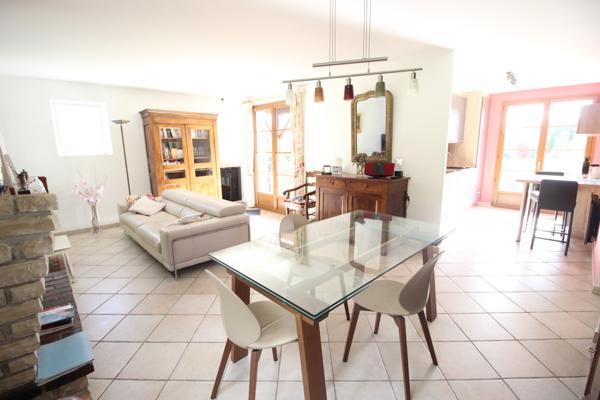 Varennes-Jarcy (91480) A Varennes Jarcy : maison de plain pied avec combles aménagés