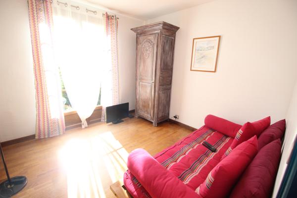 Varennes-Jarcy (91480) A Varennes Jarcy : maison de plain pied avec combles aménagés