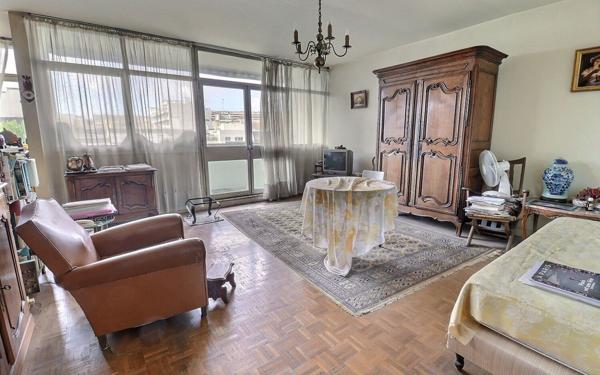 Appartement à vendre    4 pièces • 74,48 m2 Paris 20