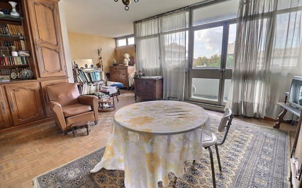 Appartement à vendre    4 pièces • 74,48 m2 Paris 20