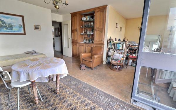 Appartement à vendre    4 pièces • 74,48 m2 Paris 20