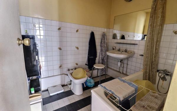 Appartement à vendre    4 pièces • 74,48 m2 Paris 20