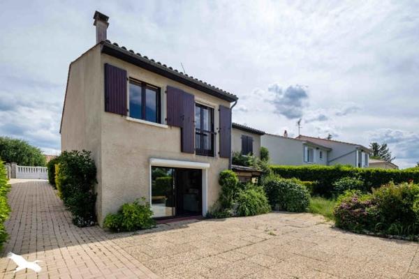 Maison à vendre 155 875 € Saint-Yrieix-sur-Charente 6 p 146 m² DPE E