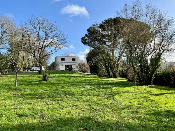 ORVAULT - A vendre Maison familiale rénovée 144m2, 4 chambres sur parcelle de 2 893 m². Exclusivité !