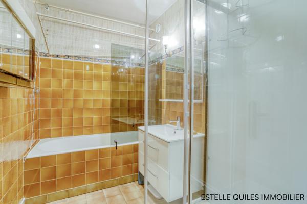 Le Chesnay (78150) LE CHESNAY Appartement 5 pièces avec balcon, cave et parking en sous-sol