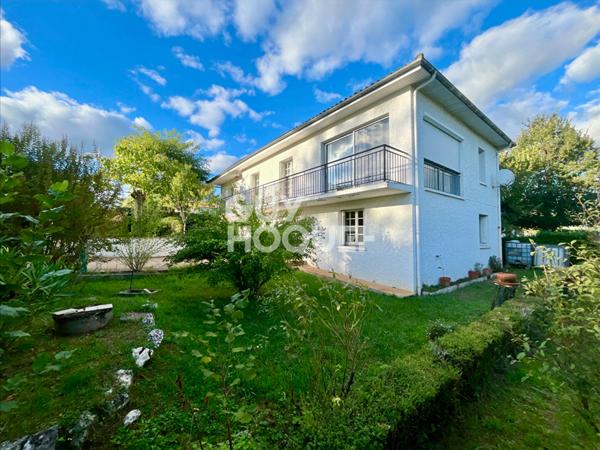 Maison spacieuse à Mercuès - 146 m² habitables - 4 chambres