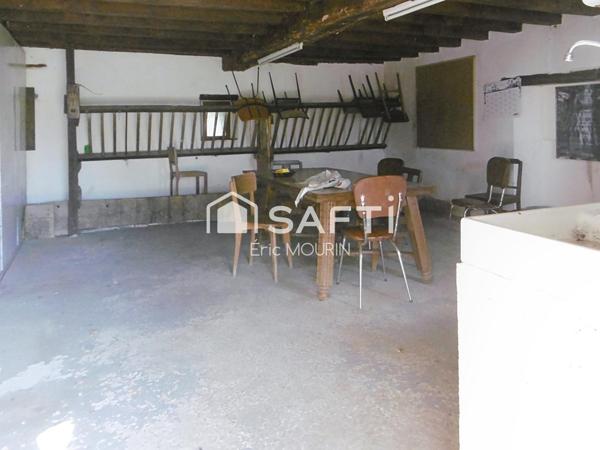 Très belle fermette sans voisins avec un grand terrain, plus un plan d'eau.