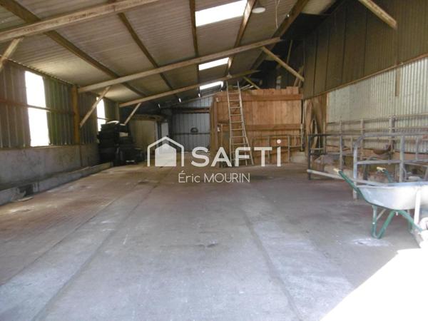 Très belle fermette sans voisins avec un grand terrain, plus un plan d'eau.