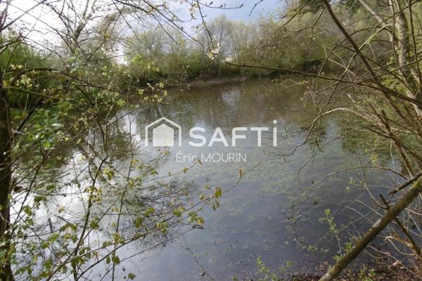 Très belle fermette sans voisins avec un grand terrain, plus un plan d'eau.