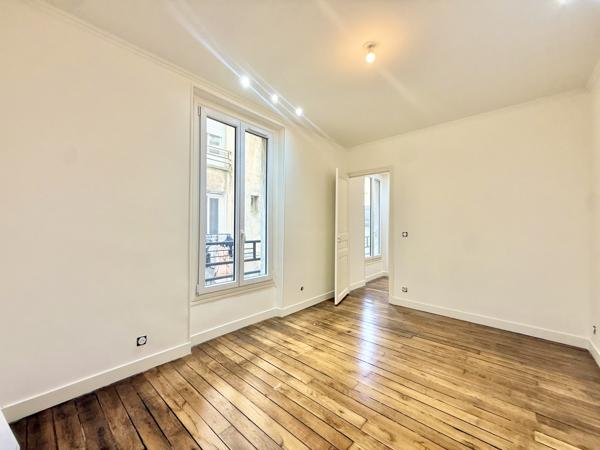 Appartement
         2 pièces
        - 33 m² Exclusivité 145 000 € *