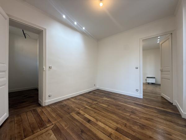 Appartement
         2 pièces
        - 33 m² Exclusivité 145 000 € *