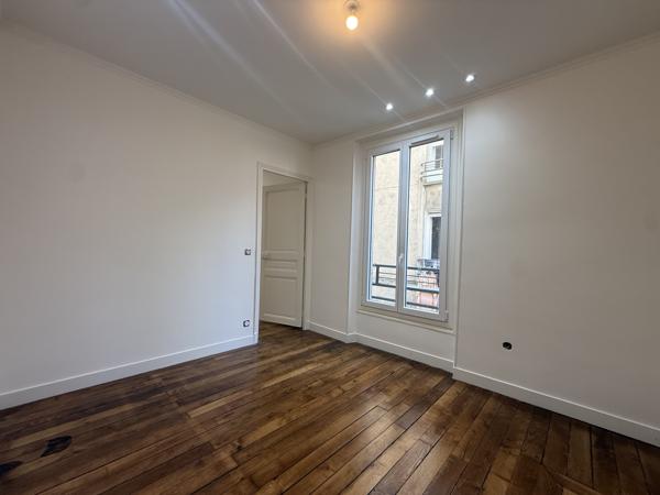 Appartement
         2 pièces
        - 33 m² Exclusivité 145 000 € *