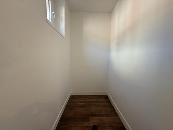 Appartement
         2 pièces
        - 33 m² Exclusivité 145 000 € *