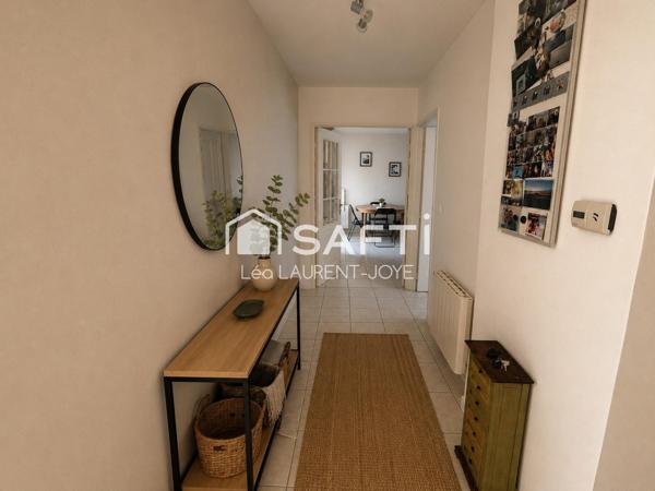 Appartement rénové dans résidence sécurisée