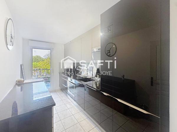 Appartement rénové dans résidence sécurisée
