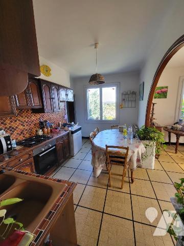 Maison surélevée avec vue sur le Mont Ventoux – Environnement agréable  au coeur des vignes 