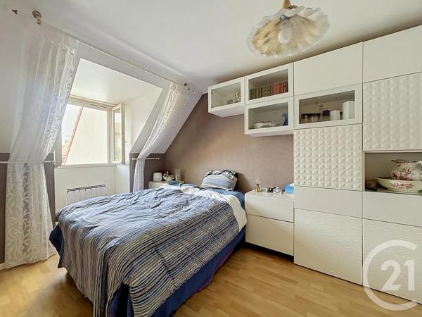 Maison à vendre  5 pièces - 103,77 m 2   COMBS LA VILLE  - 77